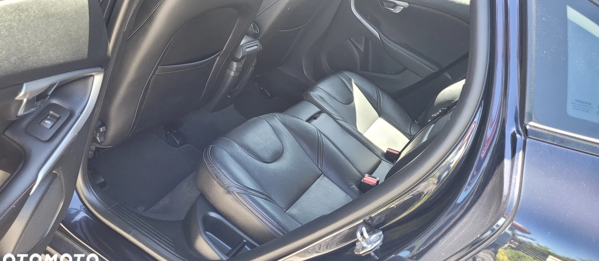 Volvo V40 cena 64900 przebieg: 109000, rok produkcji 2016 z Garwolin małe 211